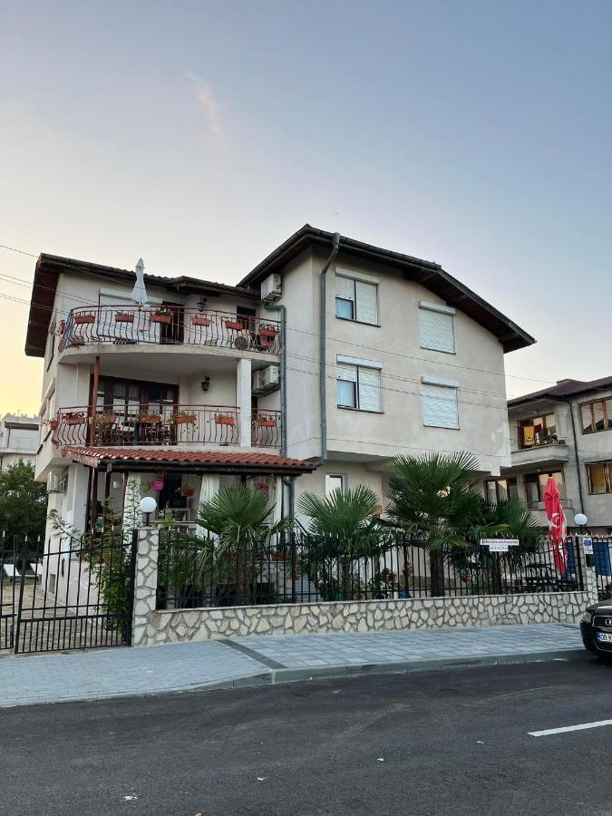 Ianakiev Guest House チェルノモレツ エクステリア 写真